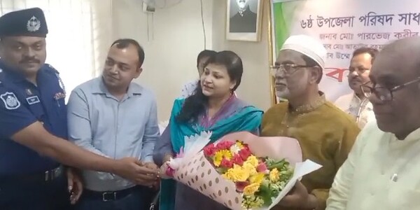 বিরামপুরে নবনির্বাচিত চেয়ারম্যান ভাইস চেয়ারম্যানদের বরণ অনুষ্ঠান