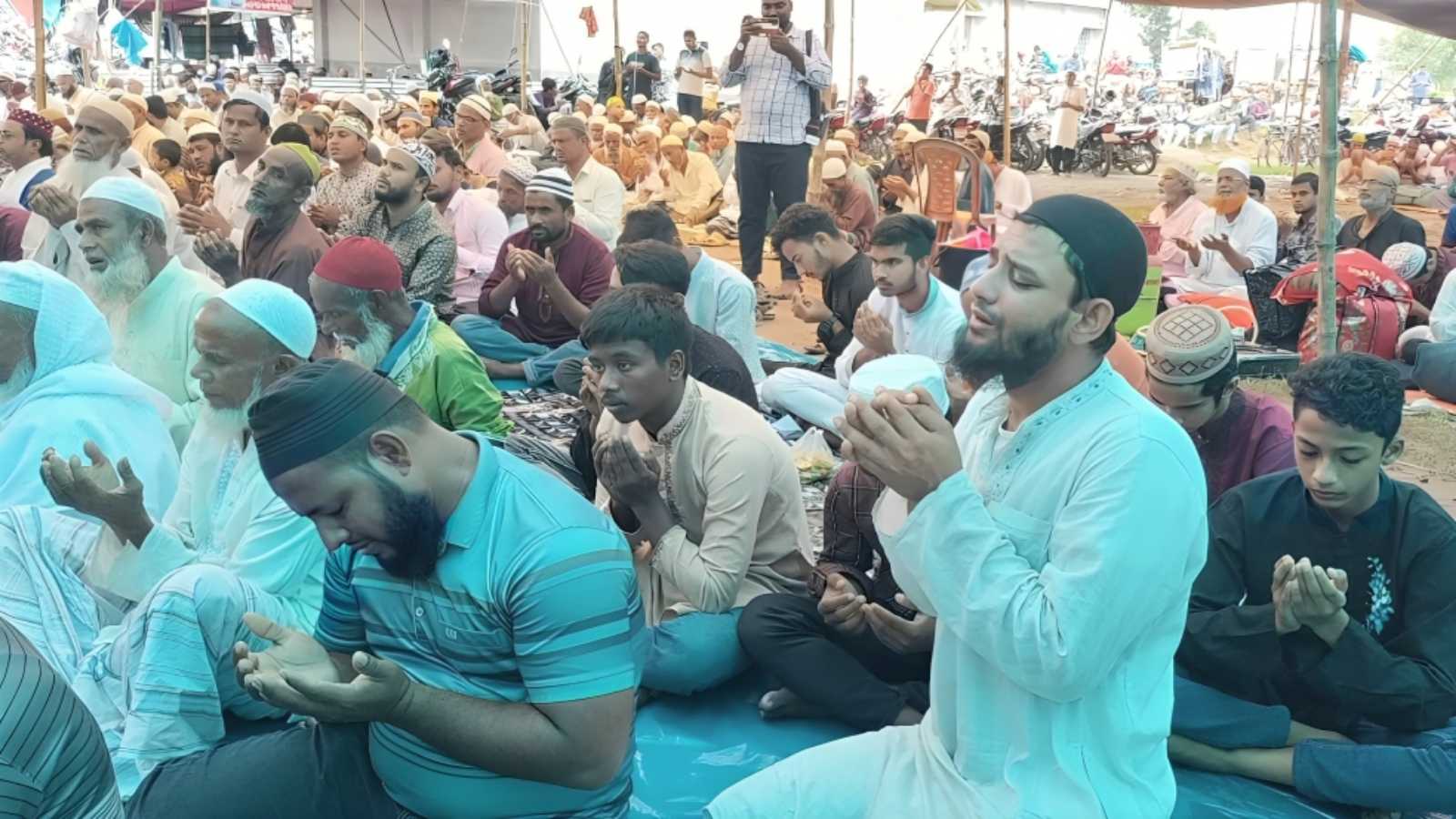 আখেরি মোনাজাতের মধ্য দিয়ে শেষ হল তিনদিন ব্যাপী জেলা ইজতেমা