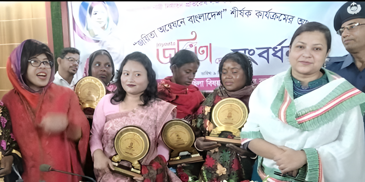 নবাবগঞ্জে বেগম রোকেয়া দিবসে পাঁচজন জয়িতা কে সম্মাননা প্রদান 