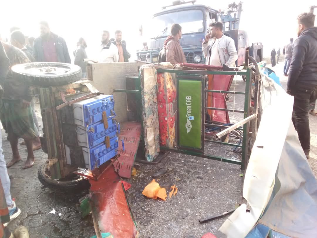 মাধবপুরে অজ্ঞাত গাড়ির ধাক্কায় প্রাণ গেল দুই নারী শ্রমিকের