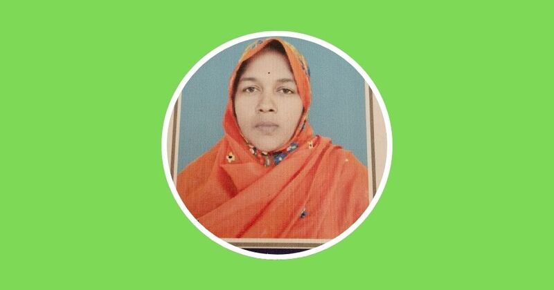 শিবগঞ্জে প্রতিবন্ধী সেজে স্বপরিবারে  ভাতা তুলছেন মহিলা ইউ পি সদস্য 