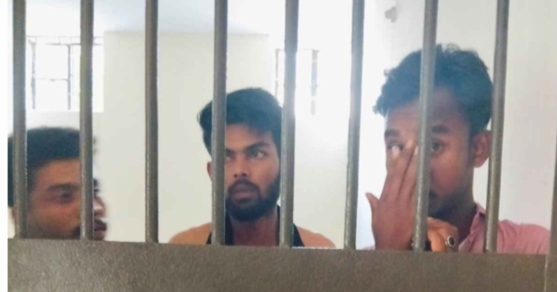 বারহাট্টায় দম্পতির গলায় ছুরি ঠেকিয়ে টাকা-স্বর্ণ ছিনতাই, আটক ৩