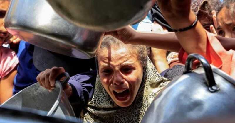 ইসরায়েলের অব্যাহত হামলা ও অবরোধে গাজায় মানবিক বিপর্যয় তীব্র আকার ধারণ করছে