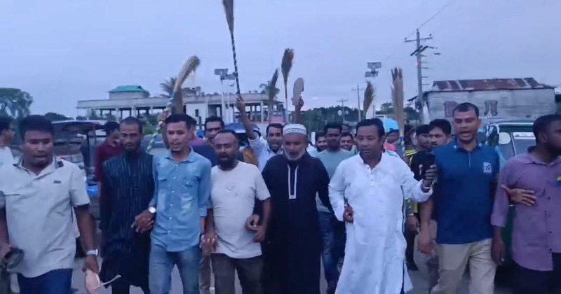 বাহুবলে নবগঠিত কমিটির বিরুদ্ধে বিএনপির ঝাড়ু মিছিল
