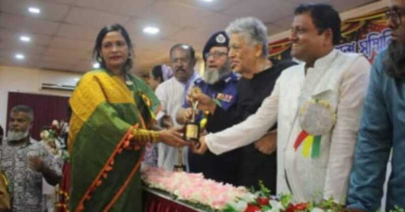 মাদার তেরেসা অ্যাওয়ার্ডে ভূষিত নেত্রকোনার কবি সাইফুন্নাহার শিউলি