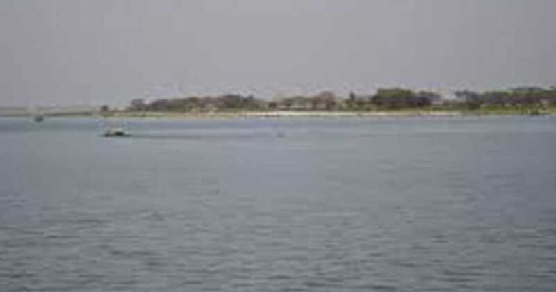 নেত্রকোনায় ধনু নদীতে স্পিডবোট-নৌকার সংঘর্ষ: ৪ শিশু নিখোঁজ