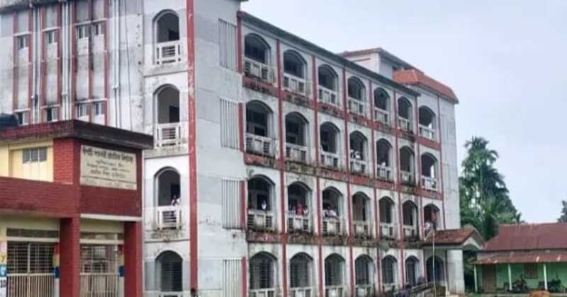 কেন্দুয়ায় স্কুলে সন্ত্রাসী হামলা নবম শ্রেণির ছাত্র আনোয়ার গুরুতর আহত, হত্যার হুমকি