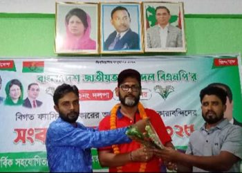 কেন্দুয়ায় ফ্যাসিস্ট শৃঙ্খল ভাঙার গান হাবিবুর রহমান কাঞ্চনের অগ্নিসাক্ষর কারা নির্যাতিত নেতা-কর্মীদের সংবর্ধনা