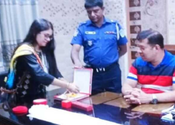 নেত্রকোনা মডেল থানায় জিডি করার ৫ ঘণ্টার মধ্যে ১২ লক্ষ টাকার স্বর্ণালংকার উদ্ধার