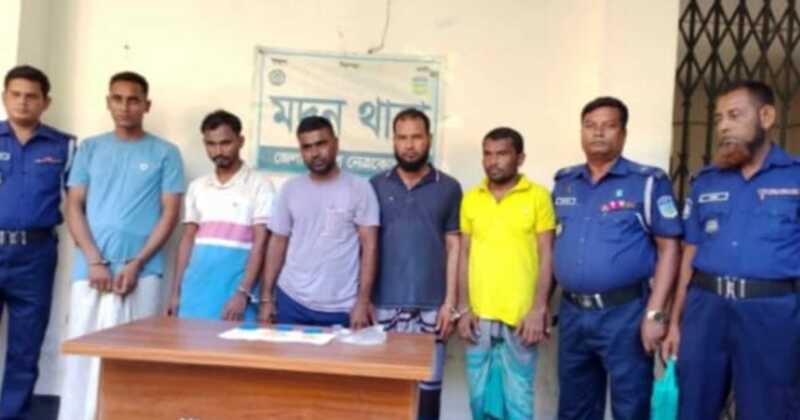মদনে ৬০০ পিস ইয়াবা নিয়ে ৫ মাদক ব্যবসায়ী গ্রেপ্তার।
