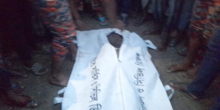 নওগাঁয় নৌকা থেকে পরে আত্রাই নদীতে নিখোঁজ হওয়া কিশোরের মৃতদেহ উদ্ধার