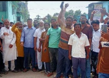 বারহাট্টায় সাওতুল হেরা মহিলা মাদ্রাসা ও আ: মান্নাফ এতিমখানা কে নির্বাচনী কেন্দ্রের অনুমোদনের জন্য নেত্রকোনায় দুই হাজার জনতার বিক্ষোভ মিছিল