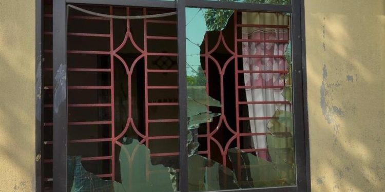 চৌদ্দগ্রামে বসতভিটা থেকে উচ্ছেদ করতে ভাংচুর ও গাছ কর্তন